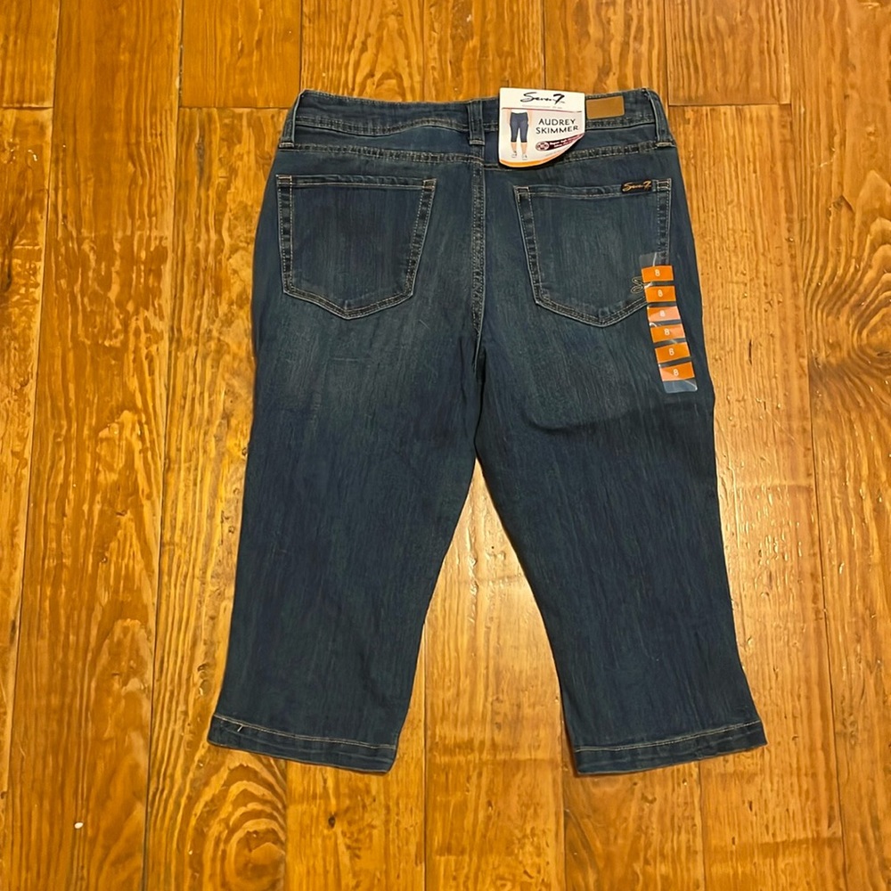Seven7 stretchy slim fit capri jeans